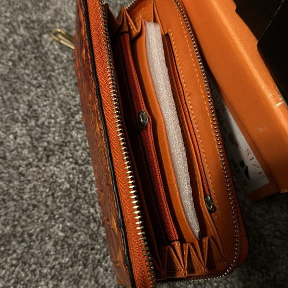 Inspired Wallet - Picture 2 of 2